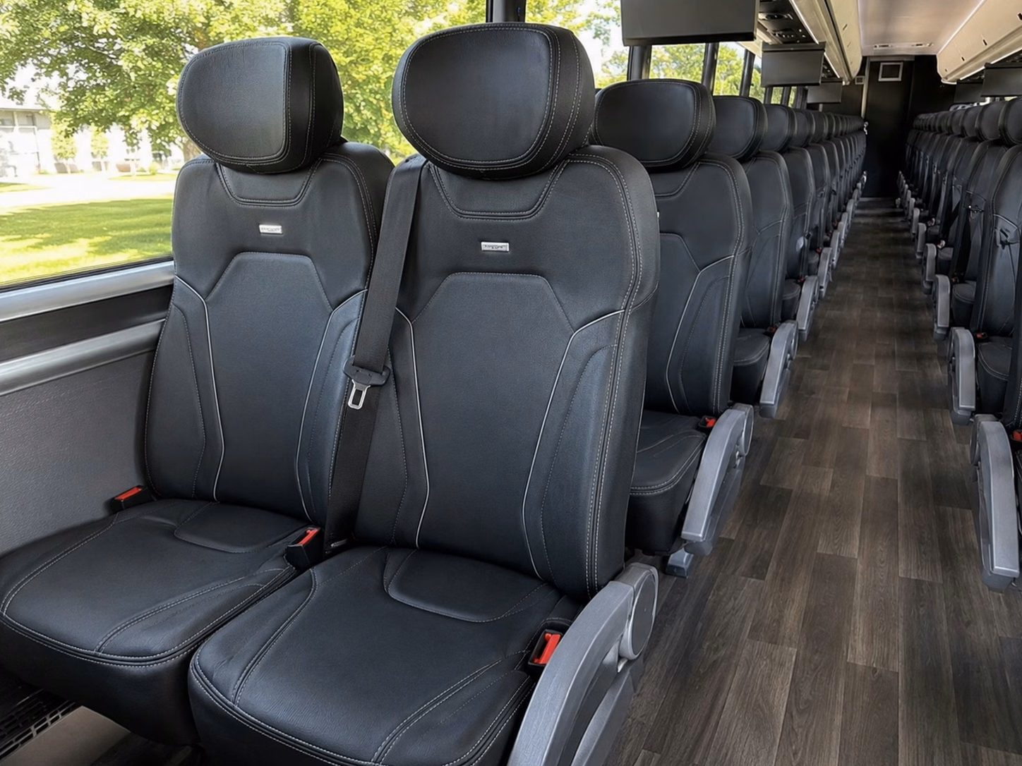 guest shuttle services between manhattan hotels and wedding venues